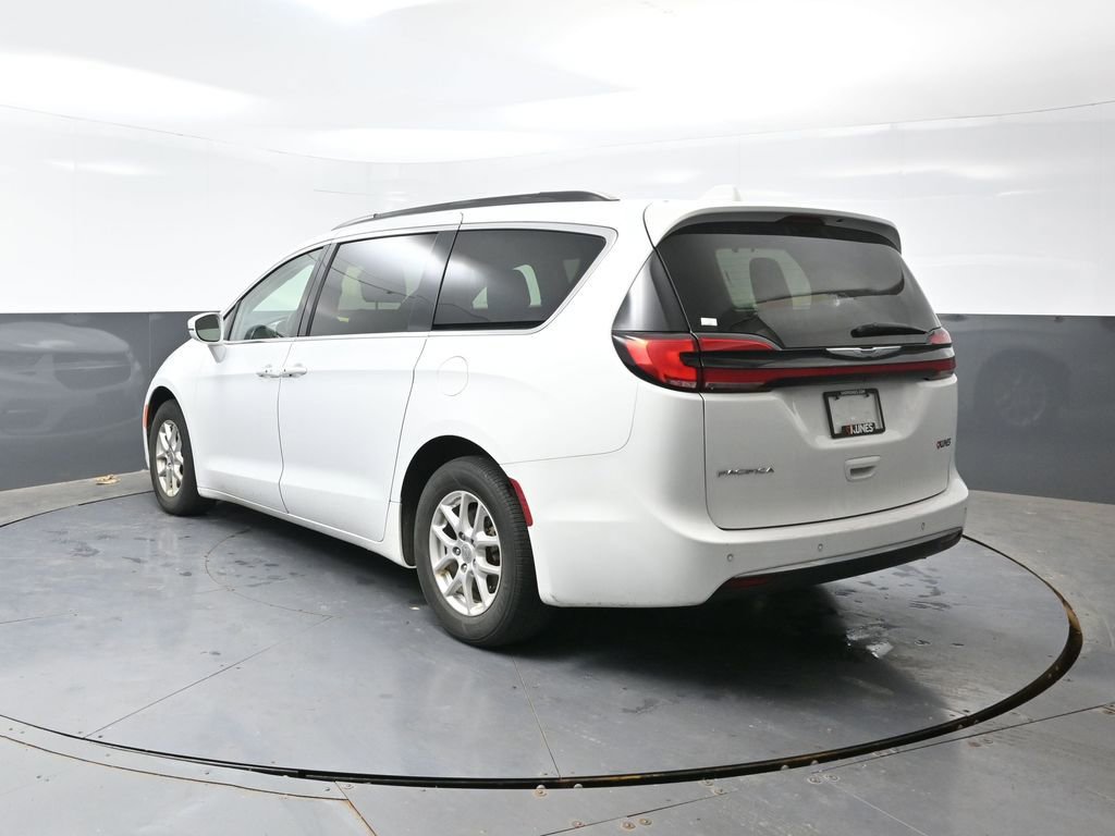 Used 2022 Chrysler Pacifica Touring-L FWD image 8