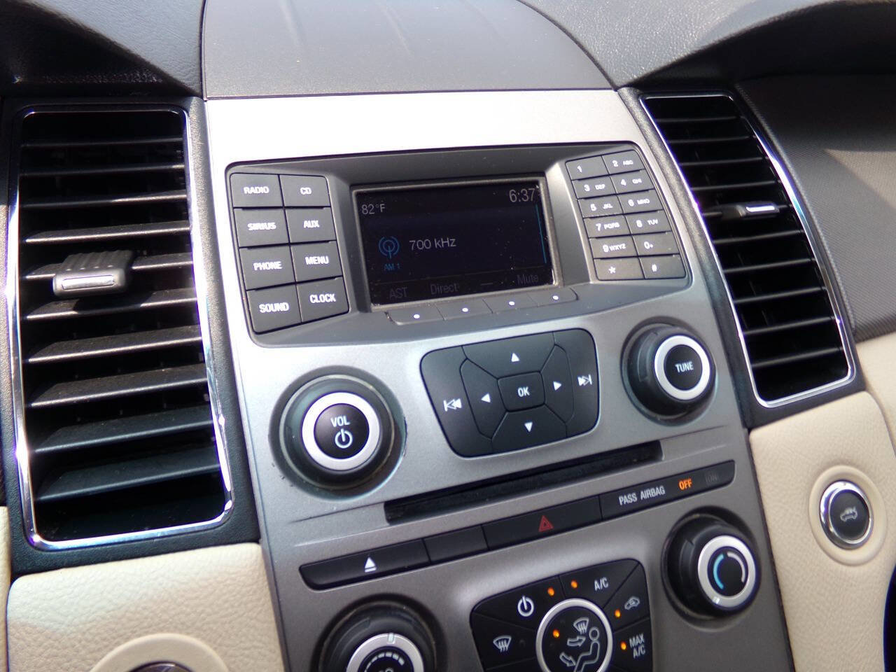 Used 2016 Ford Taurus SE image 53