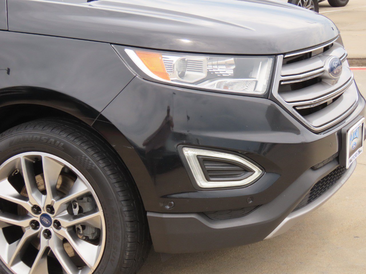 Used 2017 Ford Edge Titanium w/ Equipment Group 302A FWD image 6