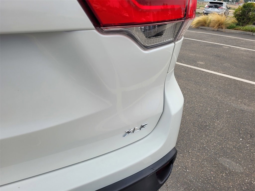 Used 2019 Toyota Highlander XLE image 8