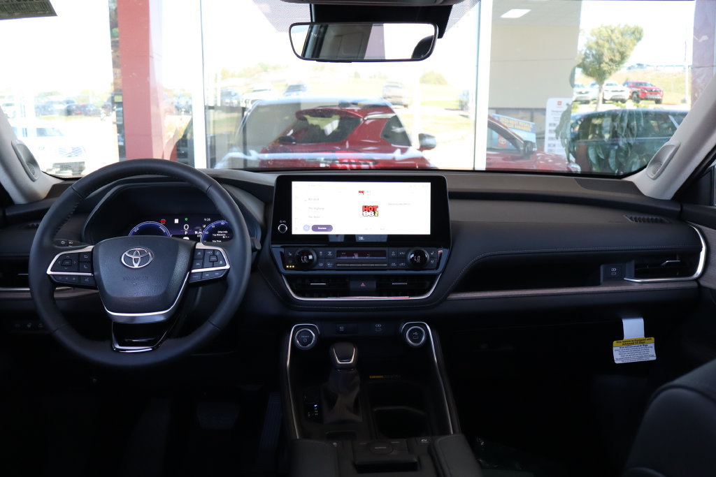 New 2026 Toyota Grand Highlander AWD Hybrid image 32