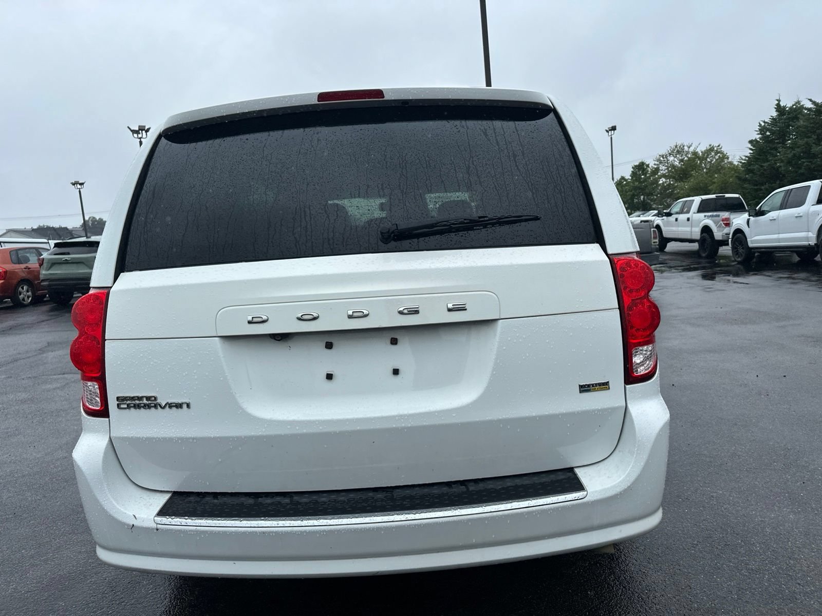 Used 2018 Dodge Grand Caravan SE w/ UConnect Hands-Free Group FWD image 6