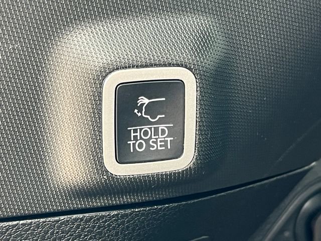 Used 2023 Jeep Grand Cherokee Altitude image 37