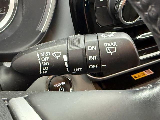 Used 2023 Toyota Highlander XLE FWD image 12