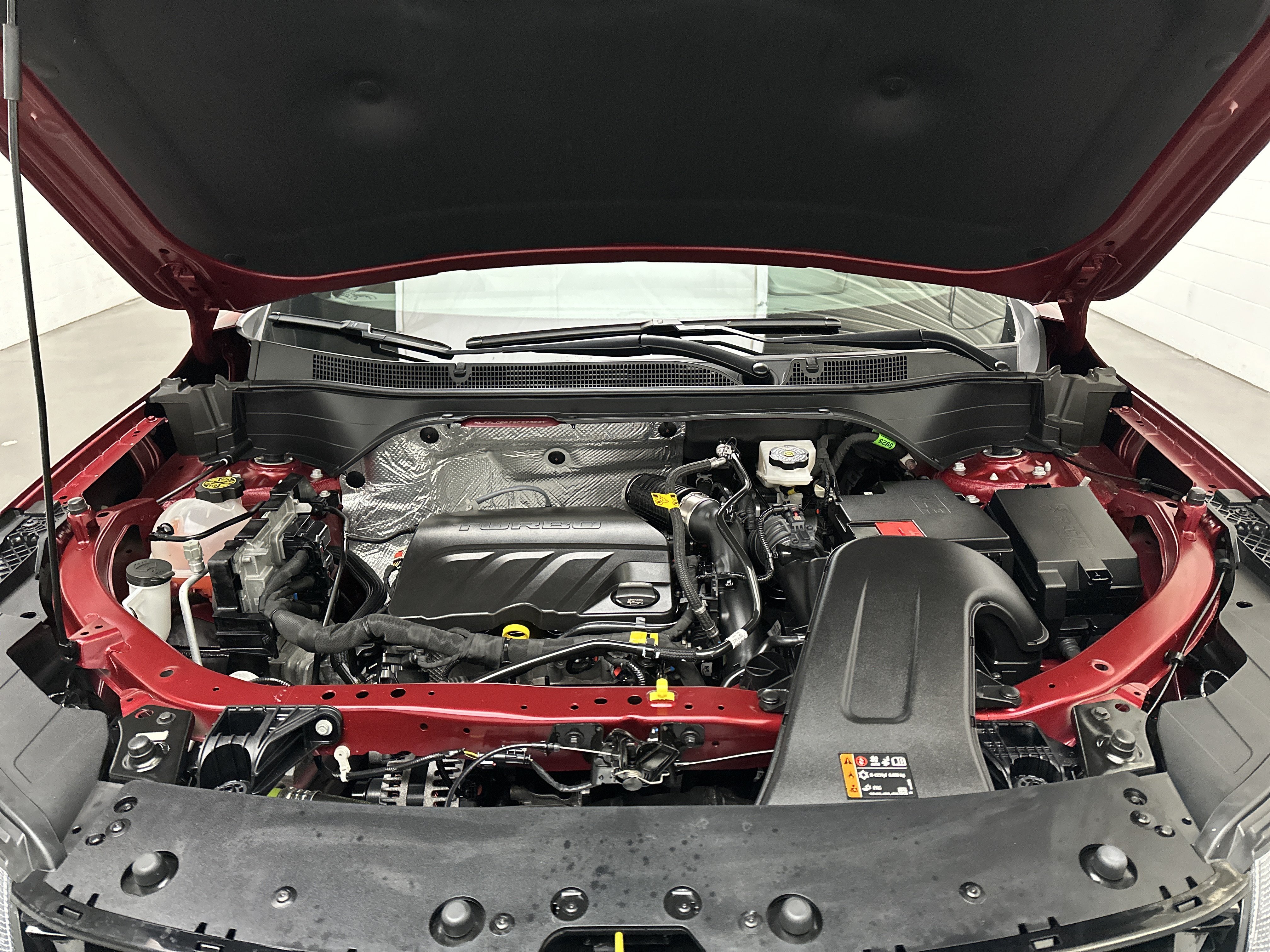 Used 2025 Chevrolet Trax RS FWD image 35