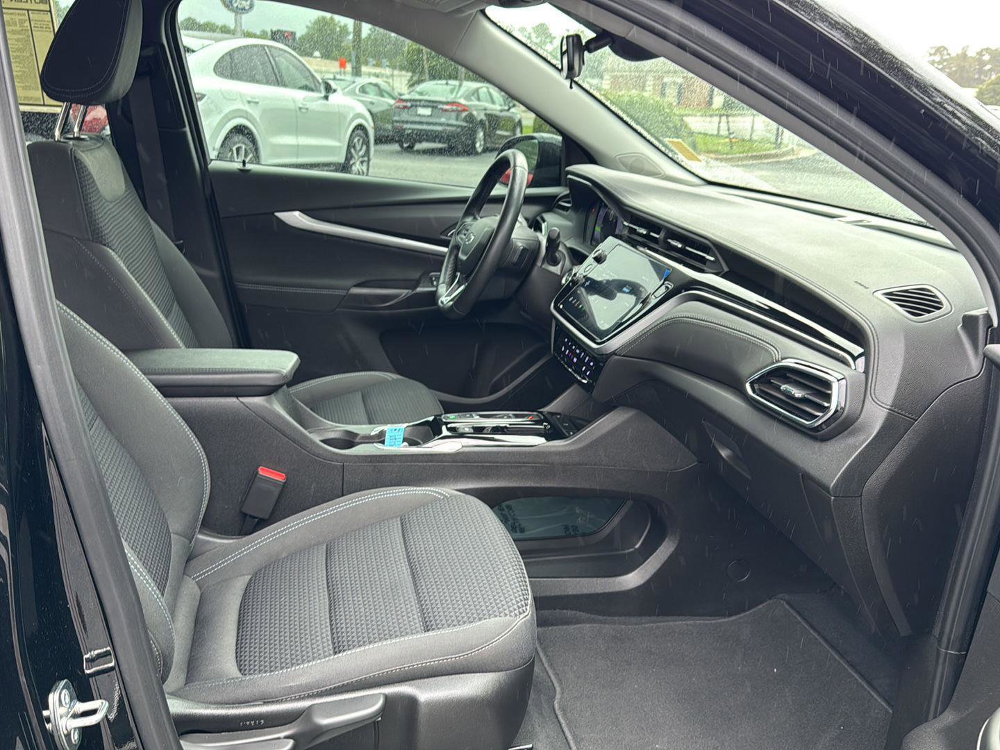 Used 2023 Chevrolet Bolt EUV LT w/ Comfort Package image 10