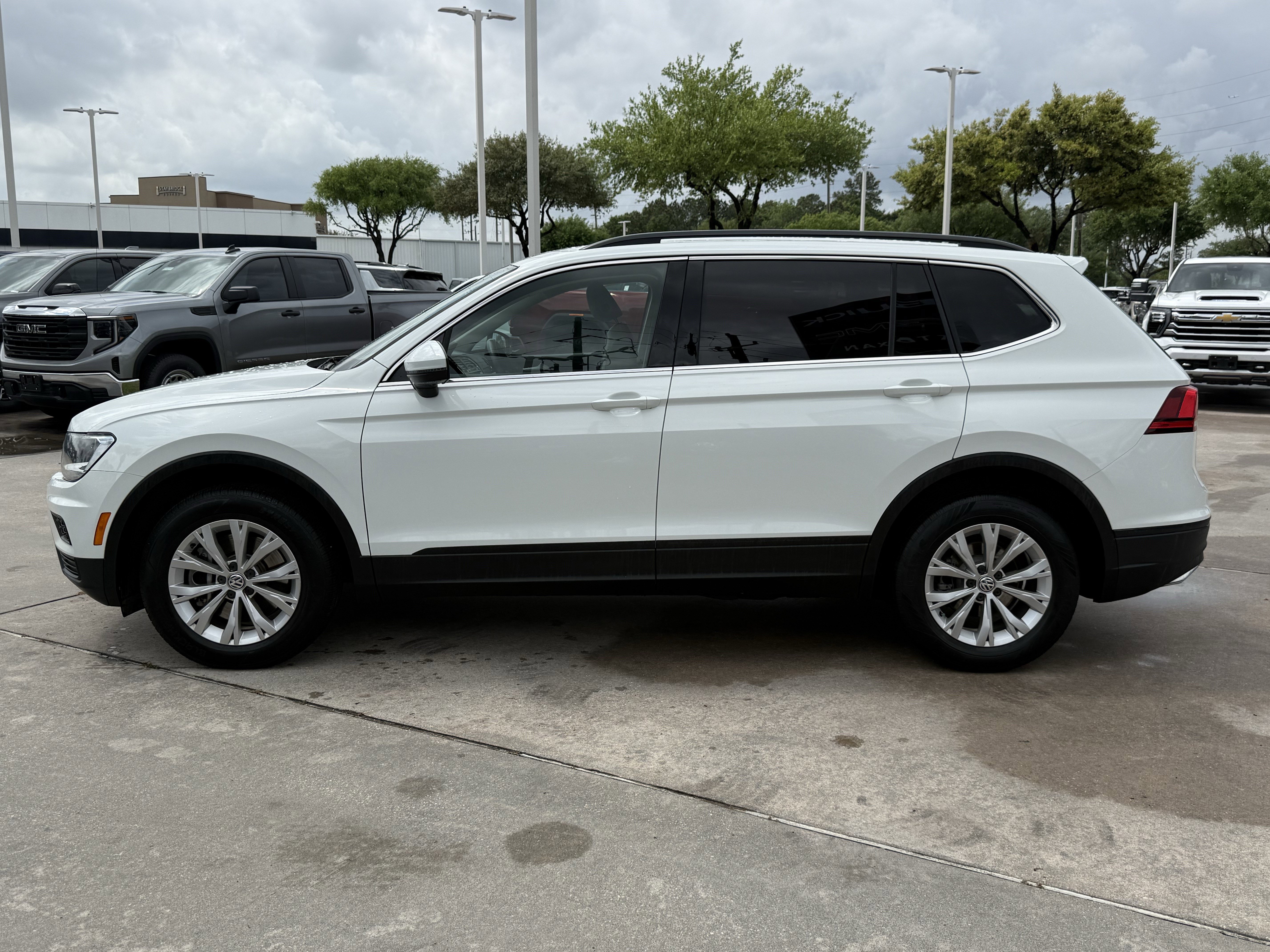 Used 2019 Volkswagen Tiguan SE image 8