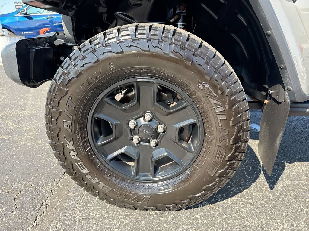 Used 2021 Jeep Gladiator Mojave w/ Dual Top Group AWD/4WD image 10