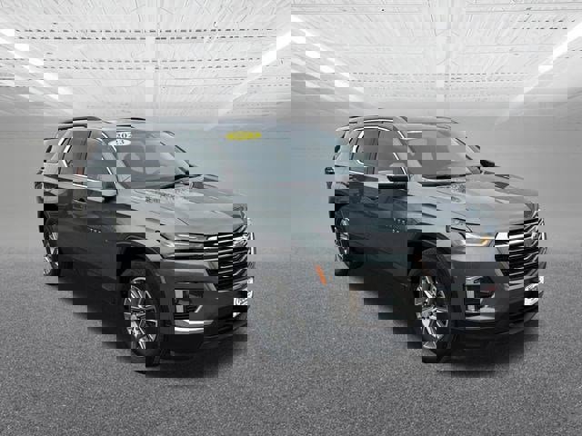 Used 2023 Chevrolet Traverse LT image 4