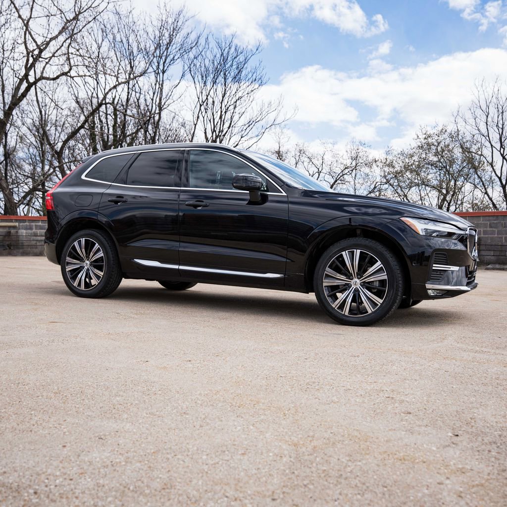 Certified 2023 Volvo XC60 B5 Plus w/ Climate Package image 7