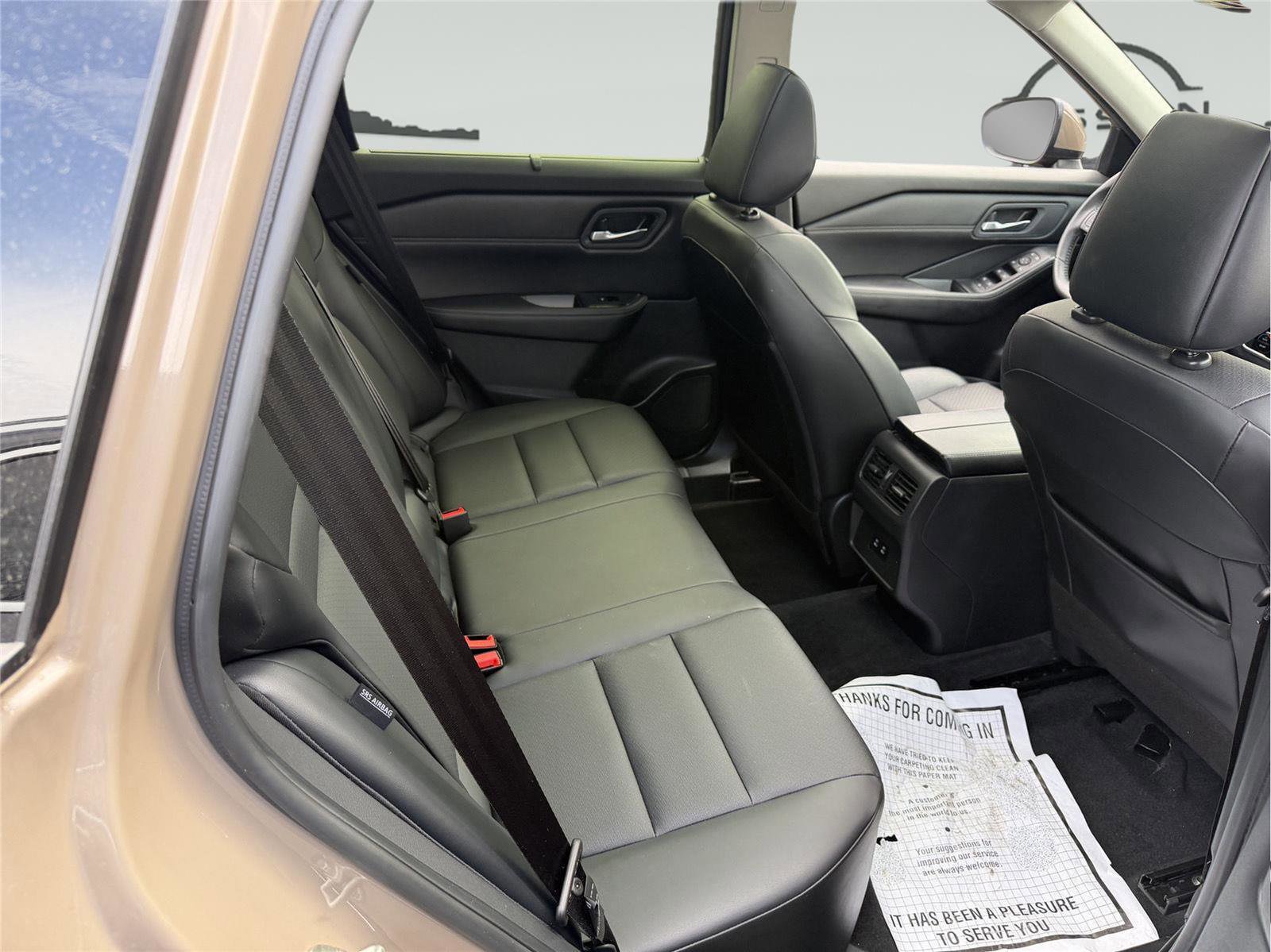 Used 2024 Nissan Rogue SV w/ SV Premium Package image 28