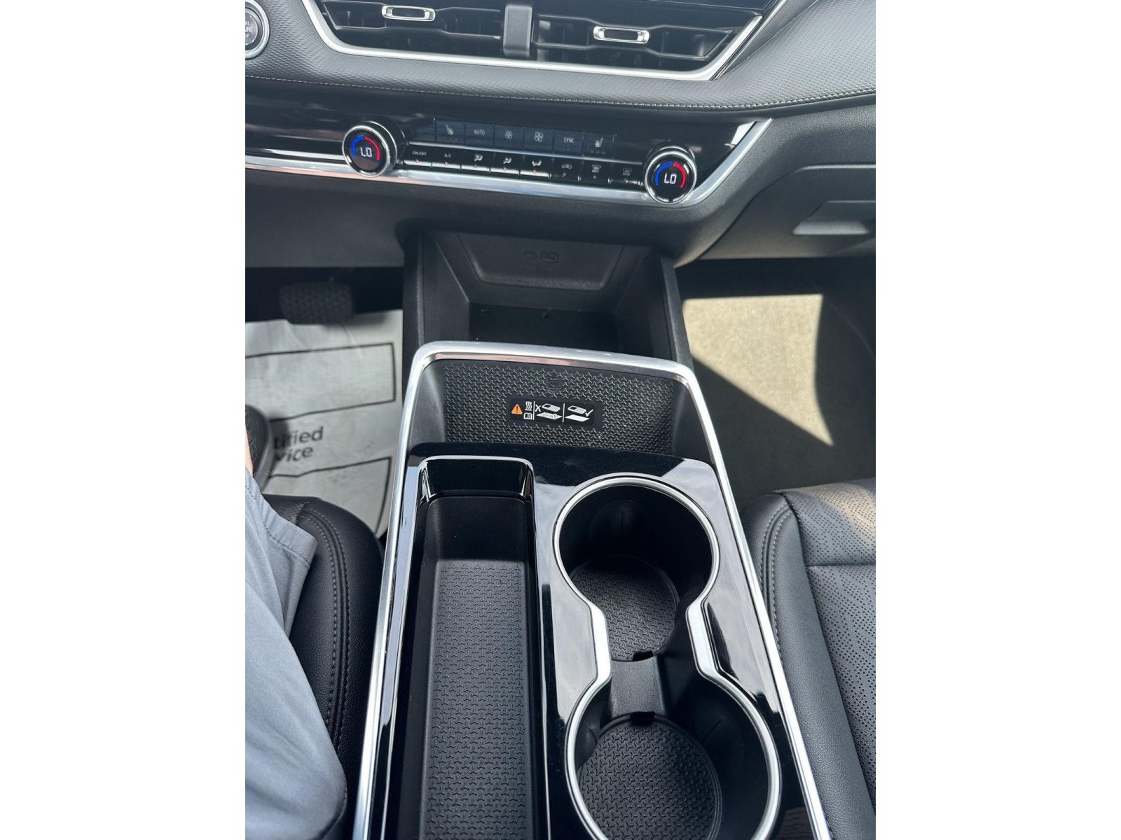 Certified 2025 Chevrolet Equinox LT w/ Convenience Package II FWD image 48
