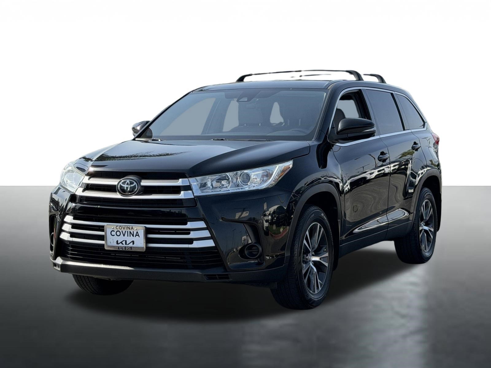 Used 2019 Toyota Highlander LE FWD image 4