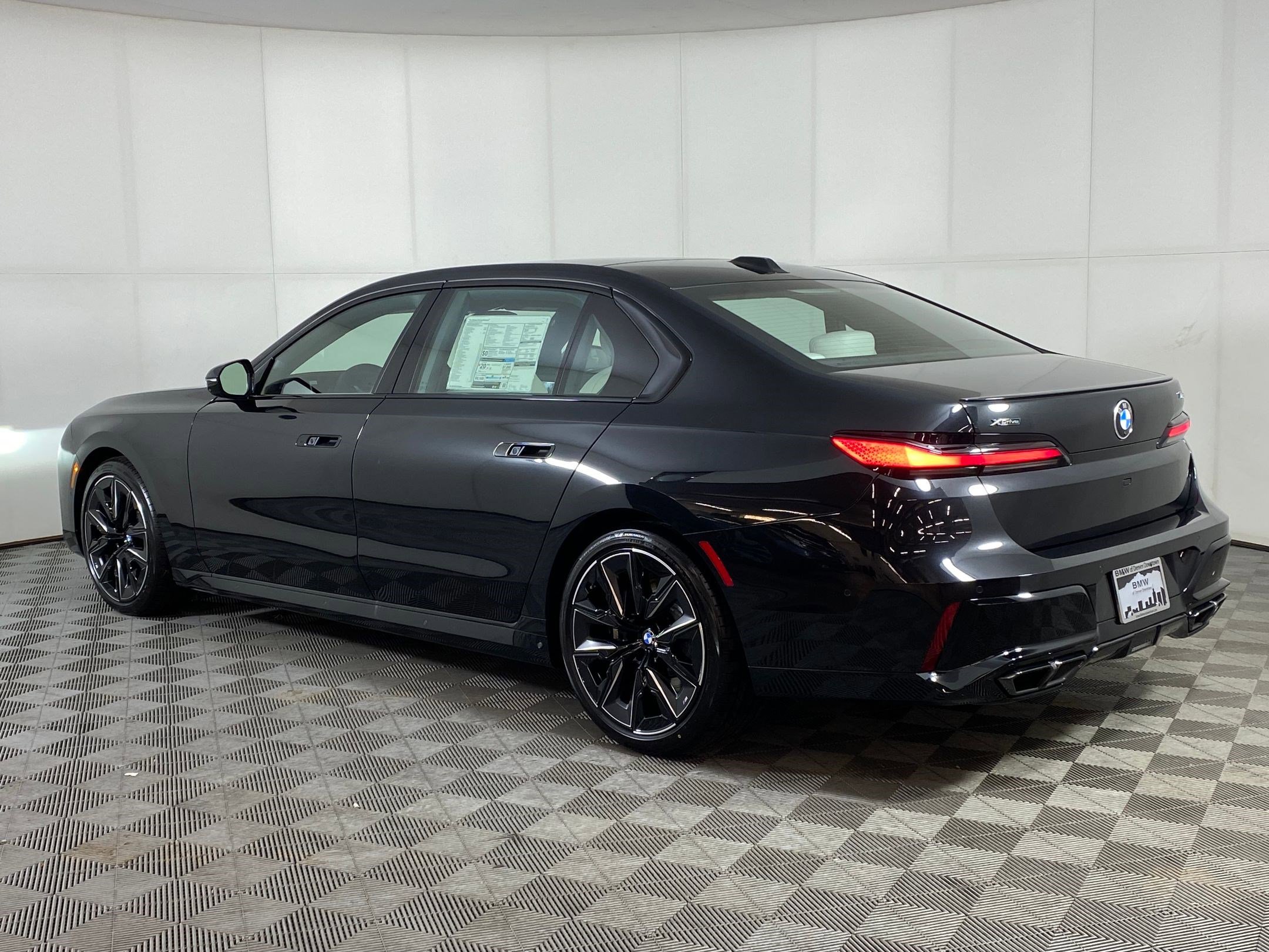 New 2026 BMW 760i xDrive w/ Executive Package image 3