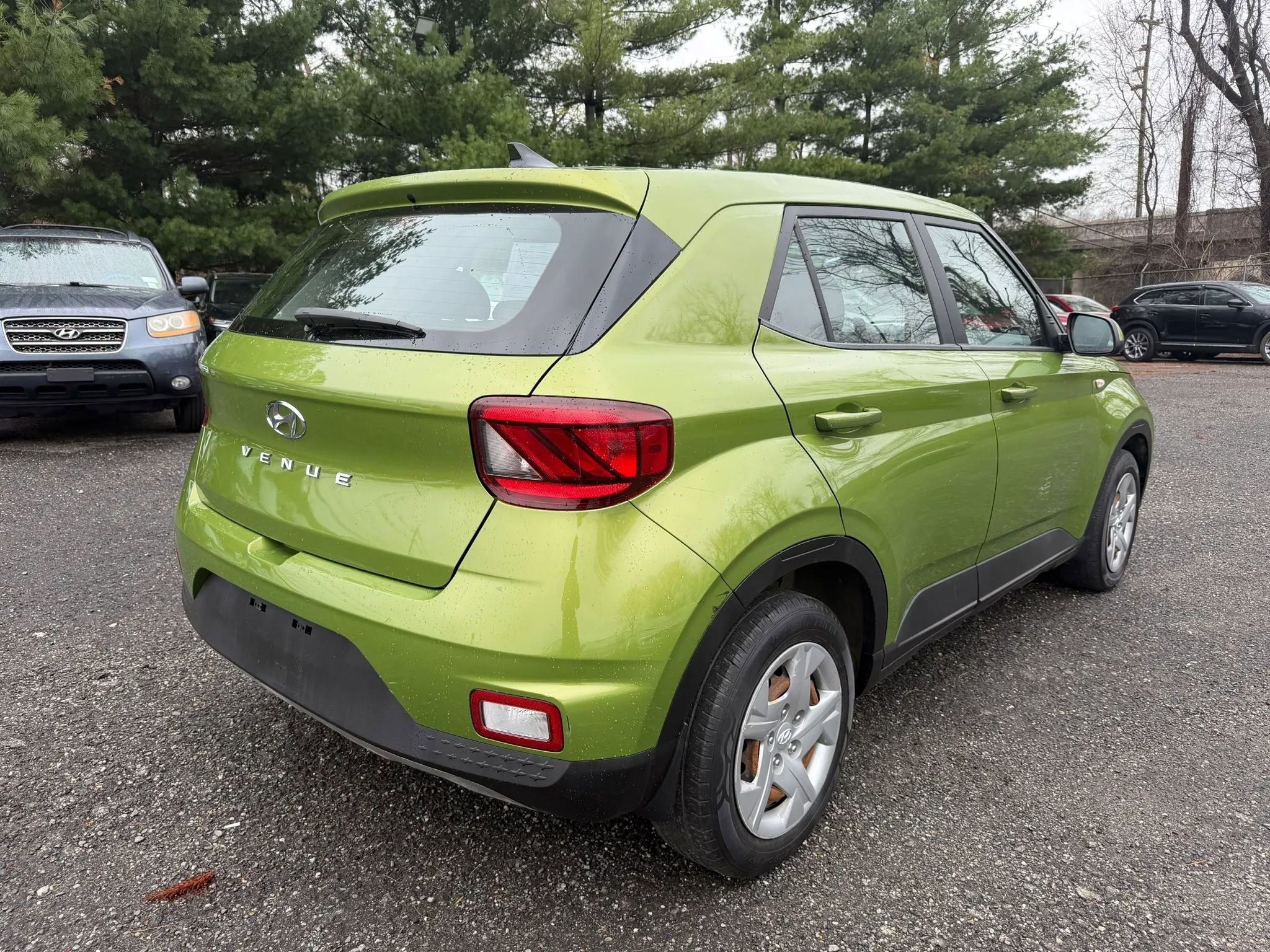 Used 2020 Hyundai Venue SE FWD image 5