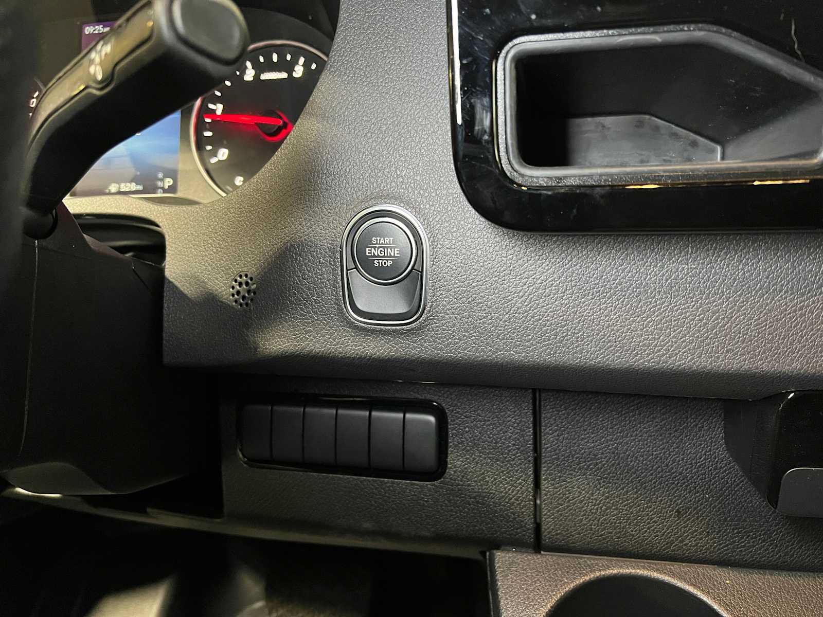 Used 2025 Mercedes-Benz Sprinter 2500 image 29