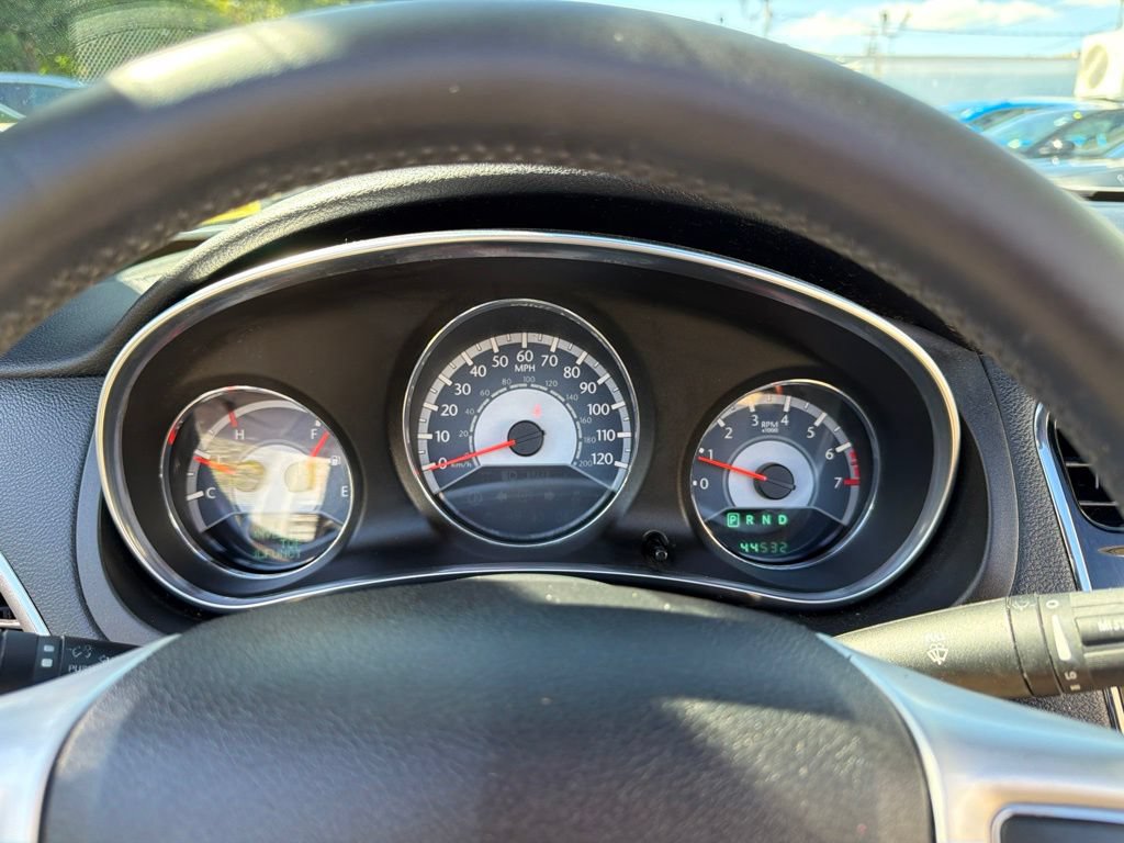 Used 2013 Chrysler 200 Limited FWD image 25