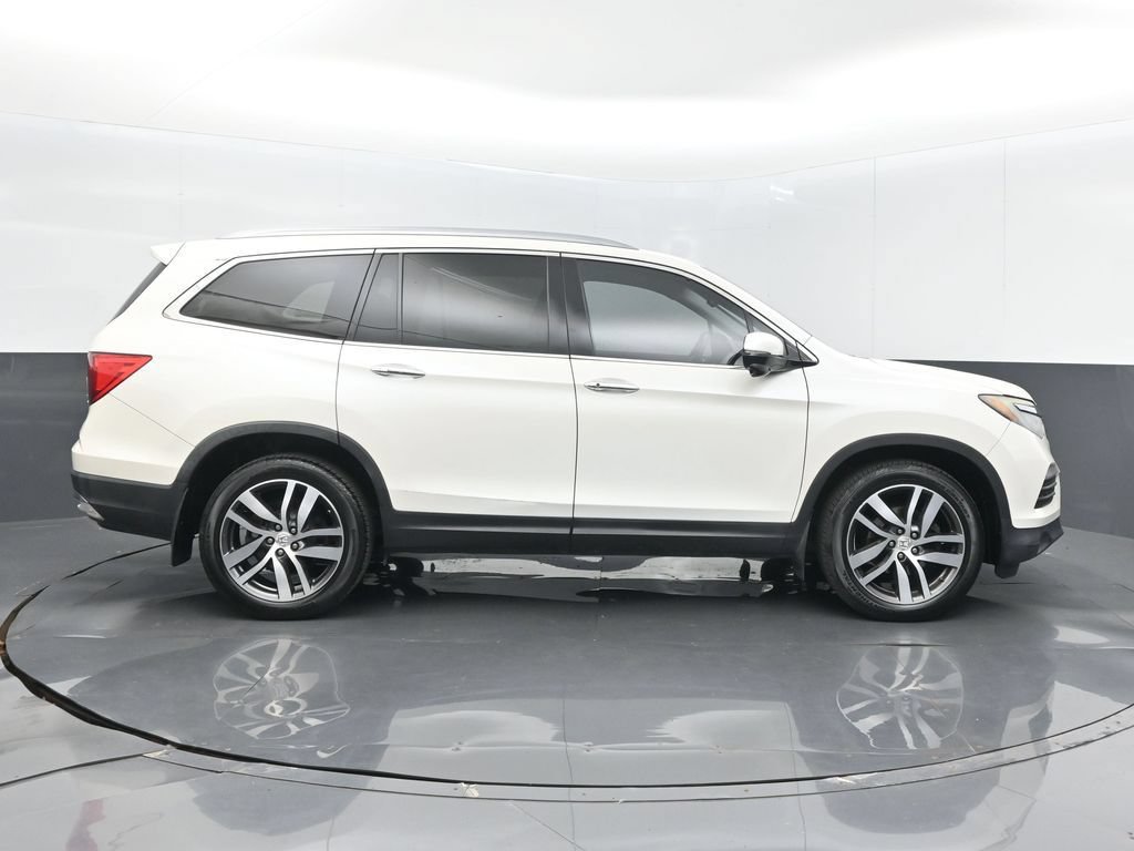 Used 2017 Honda Pilot Touring image 5