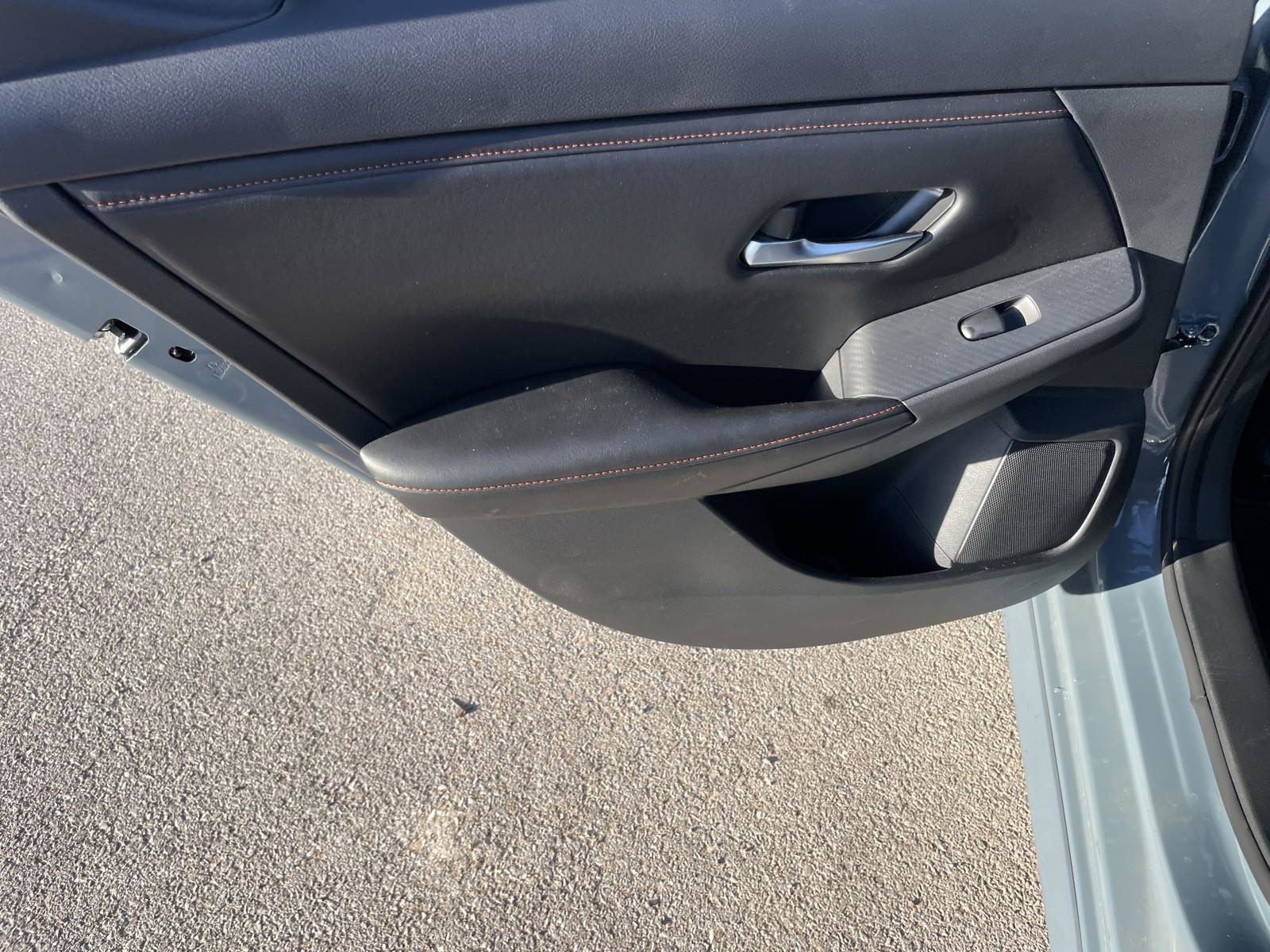 Used 2024 Nissan Sentra SR w/ SR Premium Package image 19