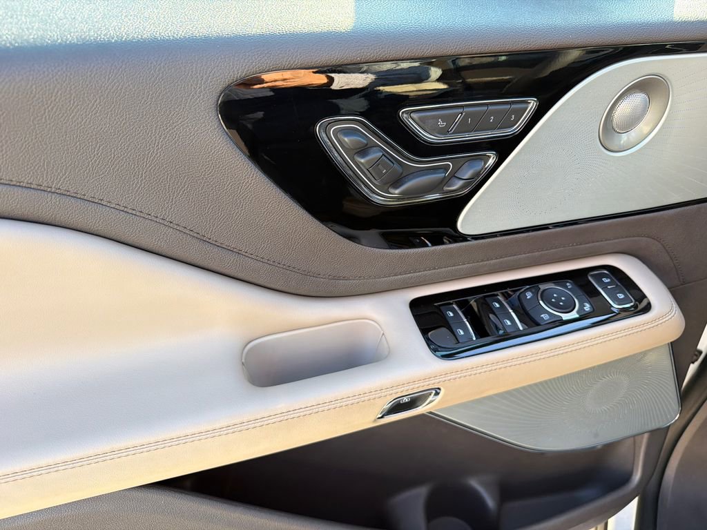 Used 2022 Lincoln Aviator Reserve w/ Equipment Group 201A image 38