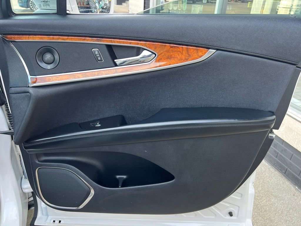 Used 2019 Lincoln Nautilus Reserve image 30