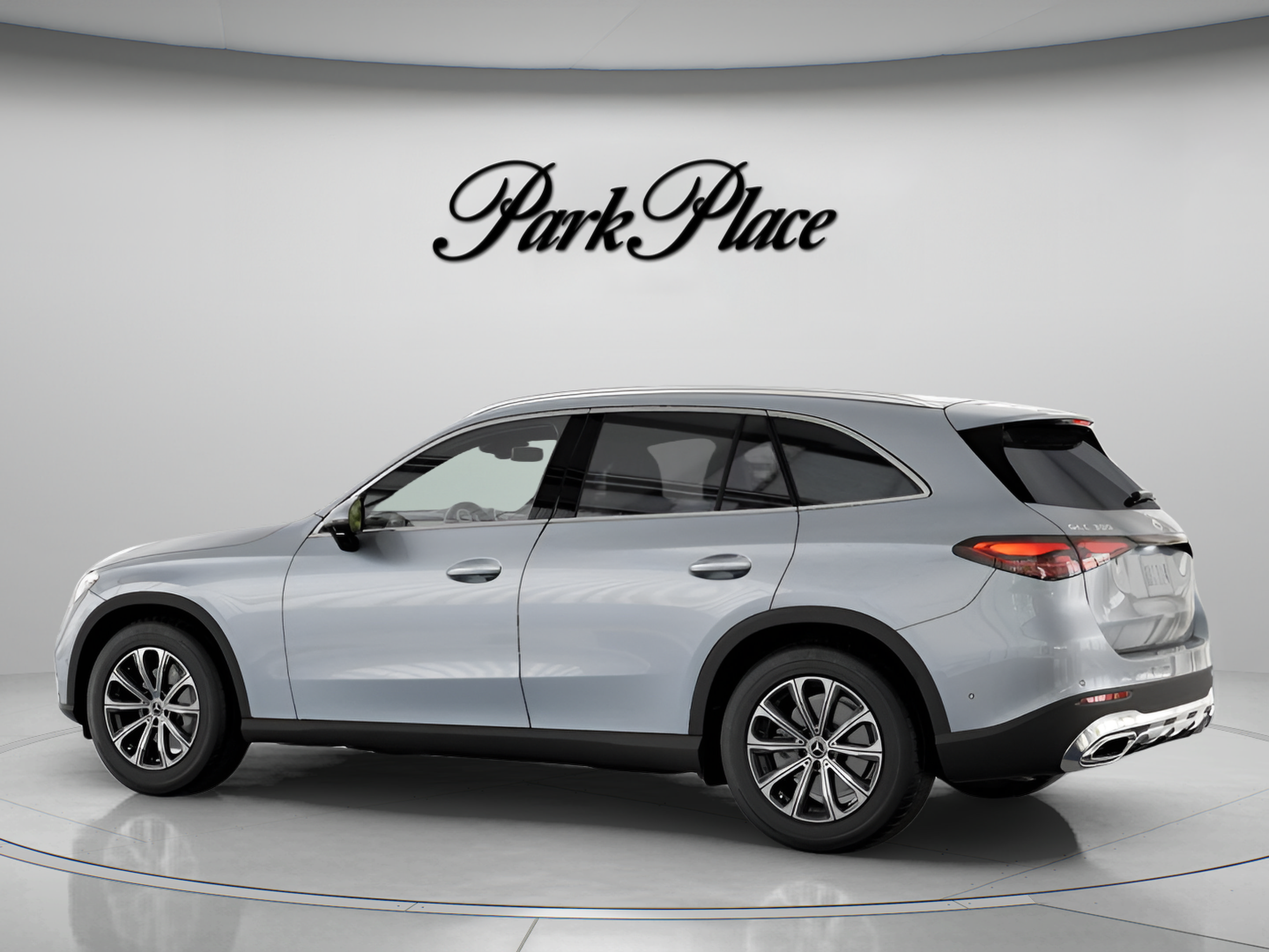 Used 2026 Mercedes-Benz GLC 300 4MATIC image 11