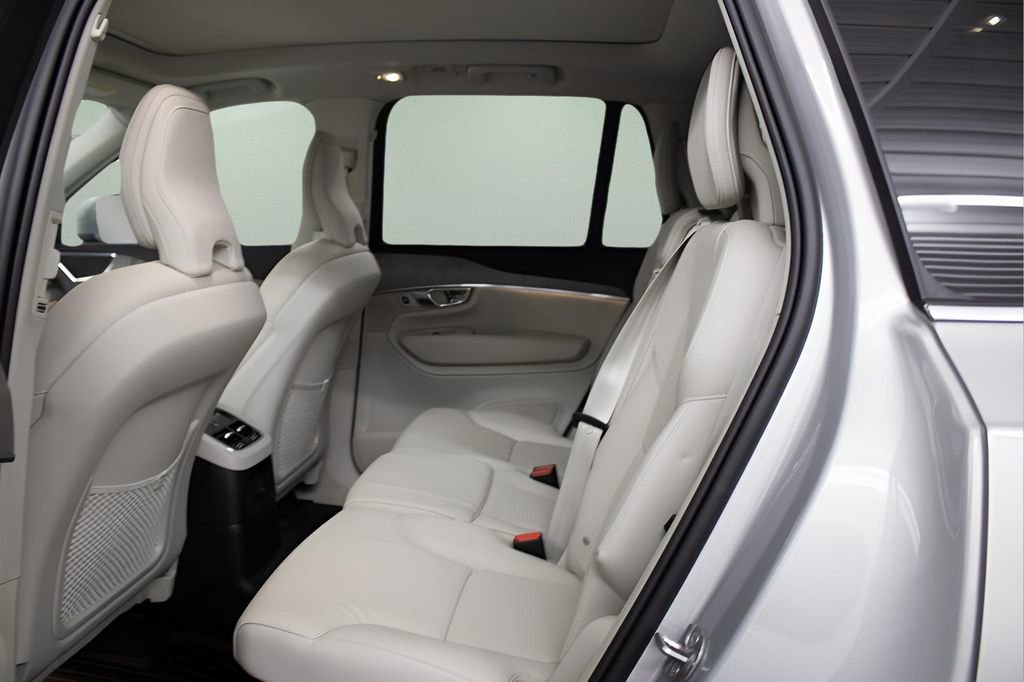Certified 2025 Volvo XC90 T8 Plus w/ Protection Package Premier image 3