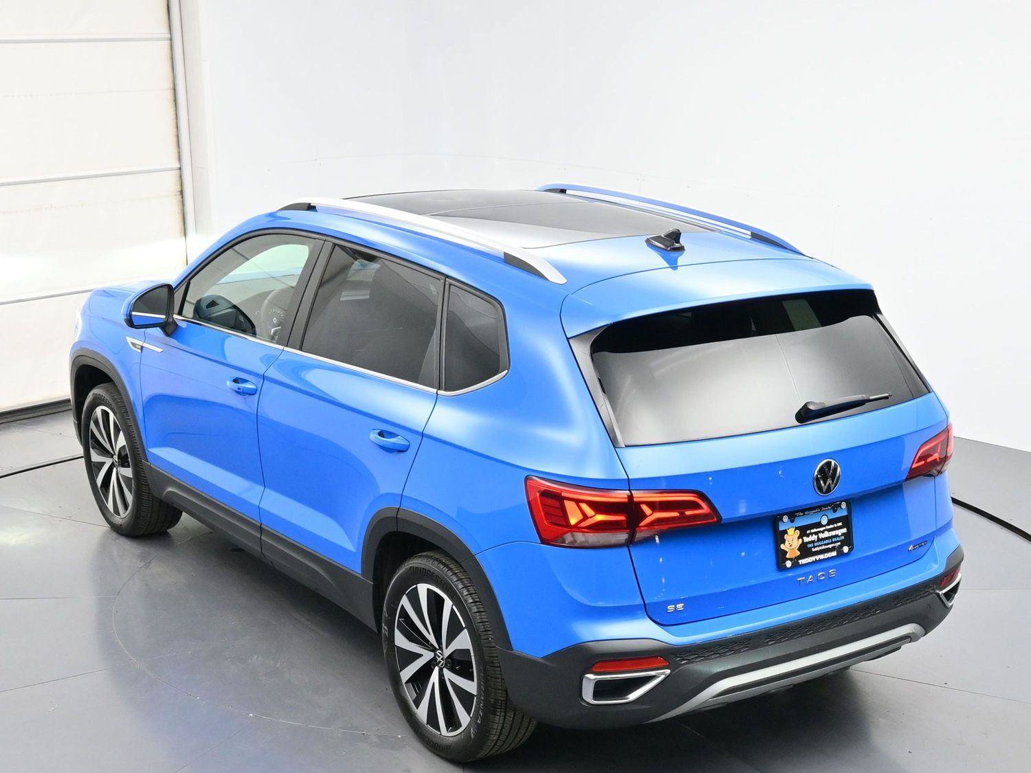 Used 2023 Volkswagen Taos SE w/ Panoramic Sunroof Package AWD/4WD image 33