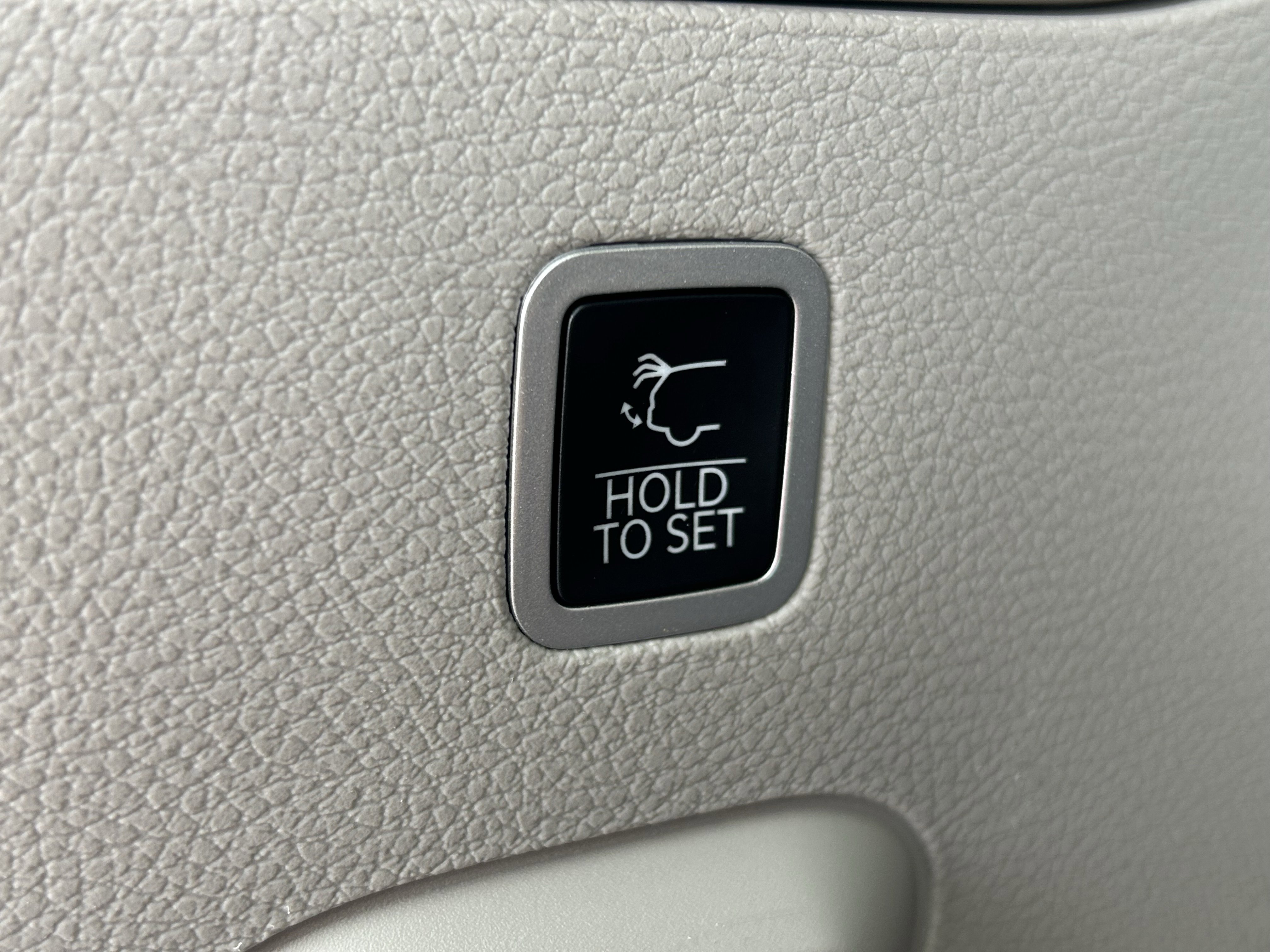 Used 2024 Jeep Wagoneer Series II w/ Flexible Seating Group image 24