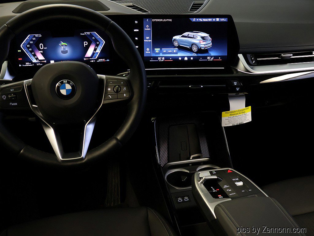 Used 2025 BMW X1 xDrive28i w/ Technology Package image 16