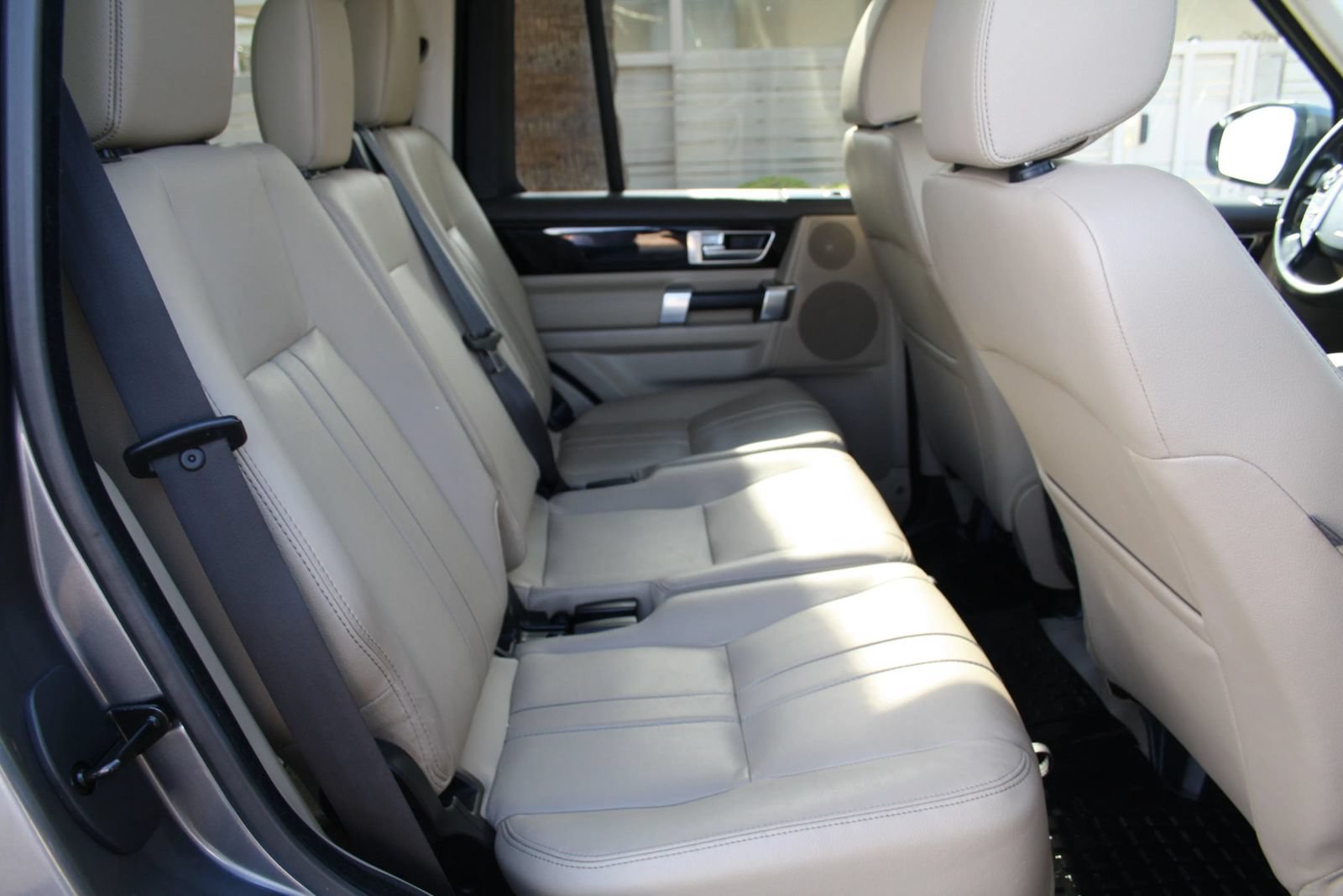 Used 2016 Land Rover LR4 HSE AWD/4WD image 22