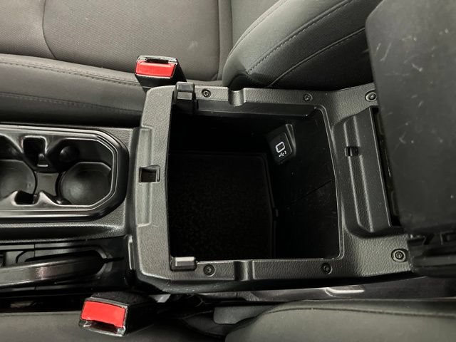 Used 2022 Jeep Wrangler Unlimited Sport AWD/4WD image 31