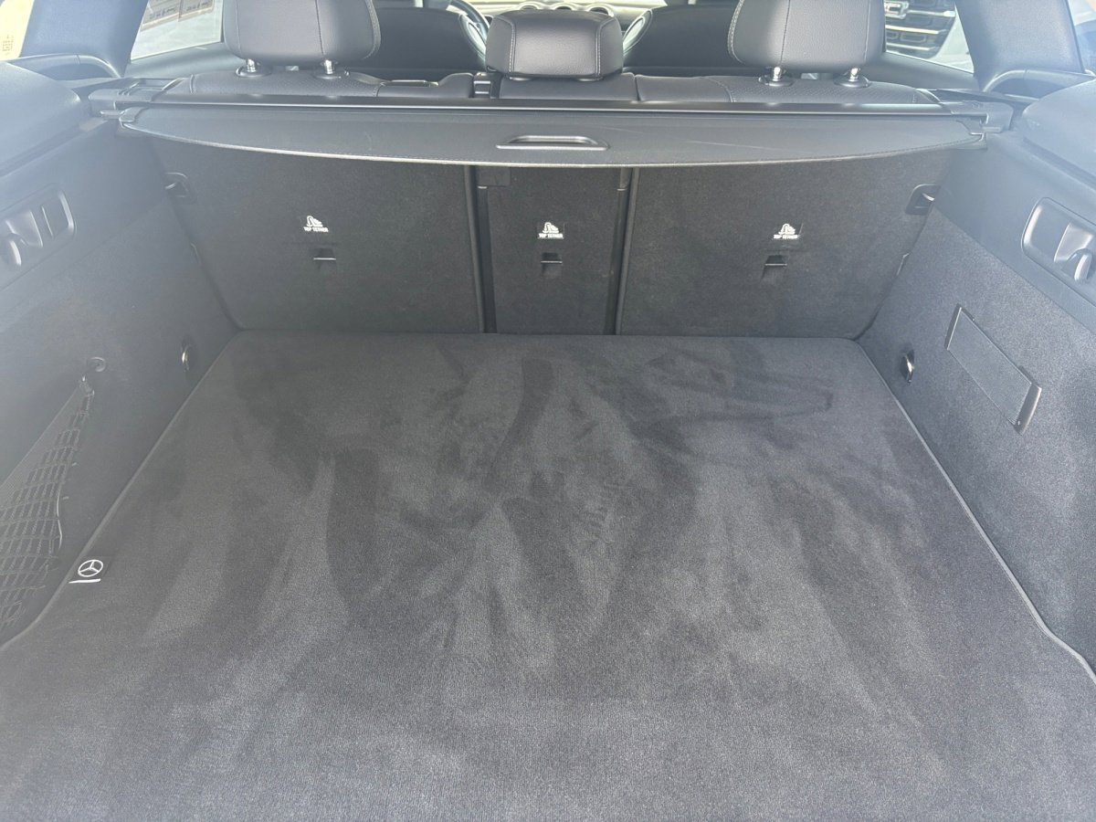 Used 2024 Mercedes-Benz GLC 300 image 35