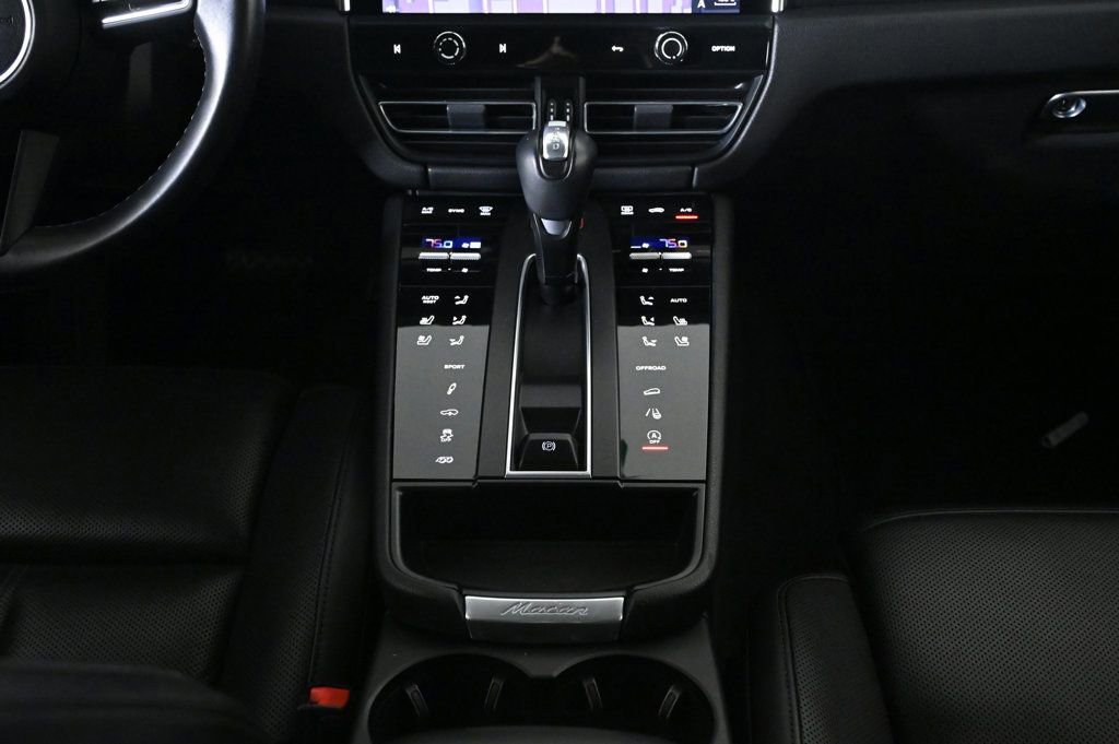 Certified 2022 Porsche Macan GTS image 17