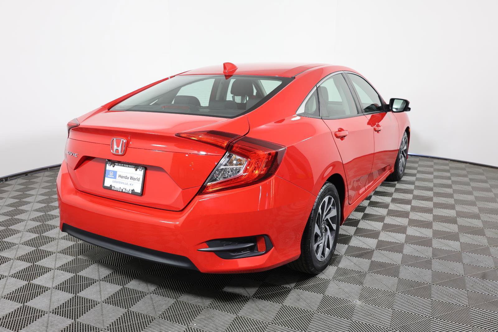 Used 2018 Honda Civic EX image 5