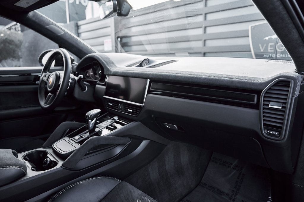 Used 2023 Porsche Cayenne Turbo GT image 44