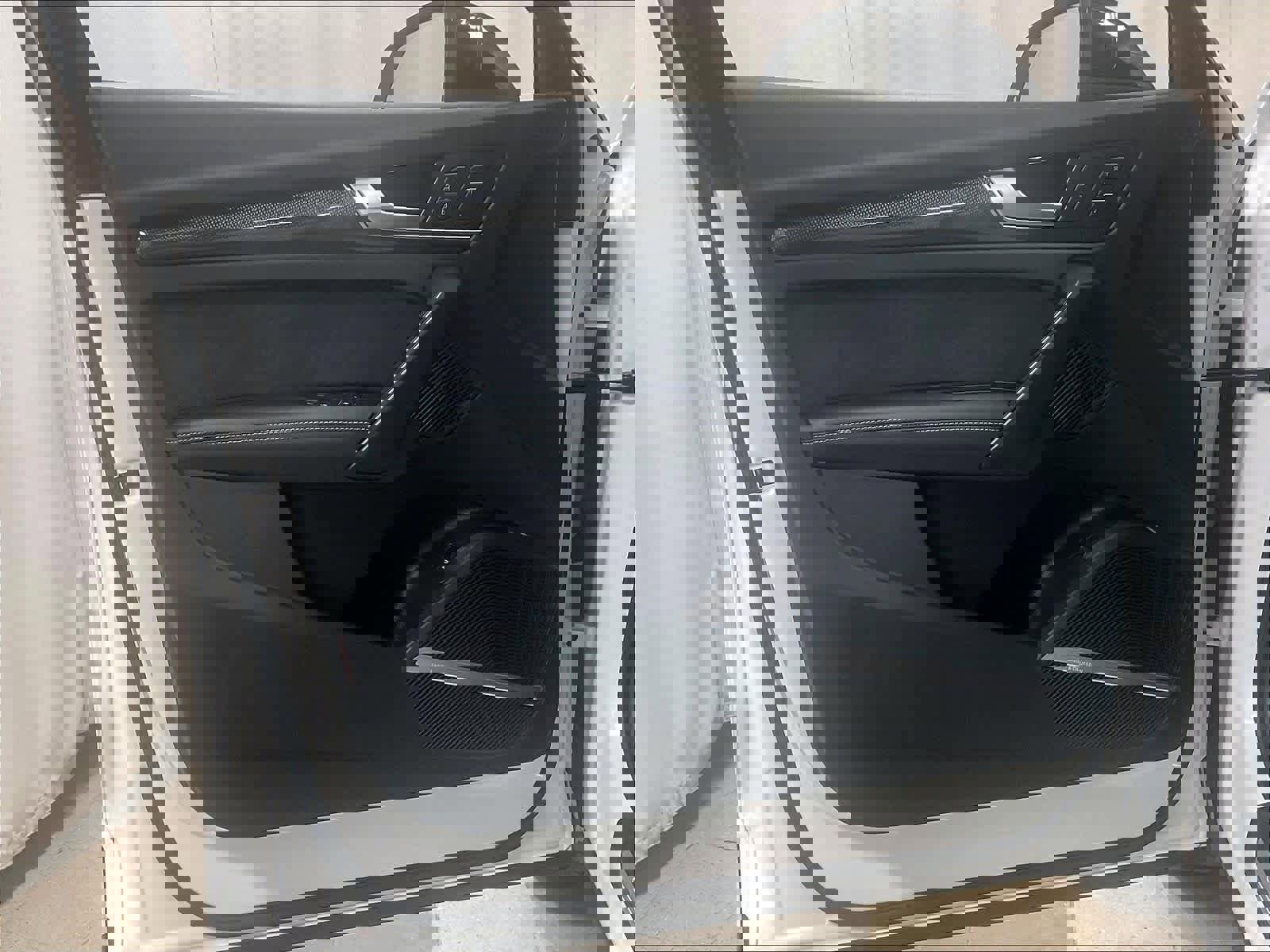 Used 2024 Audi SQ5 Prestige w/ Prestige Package image 9