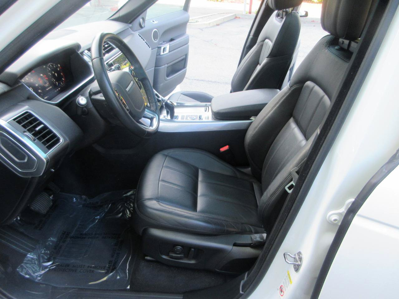 Used 2020 Land Rover Range Rover Sport SE AWD/4WD image 7