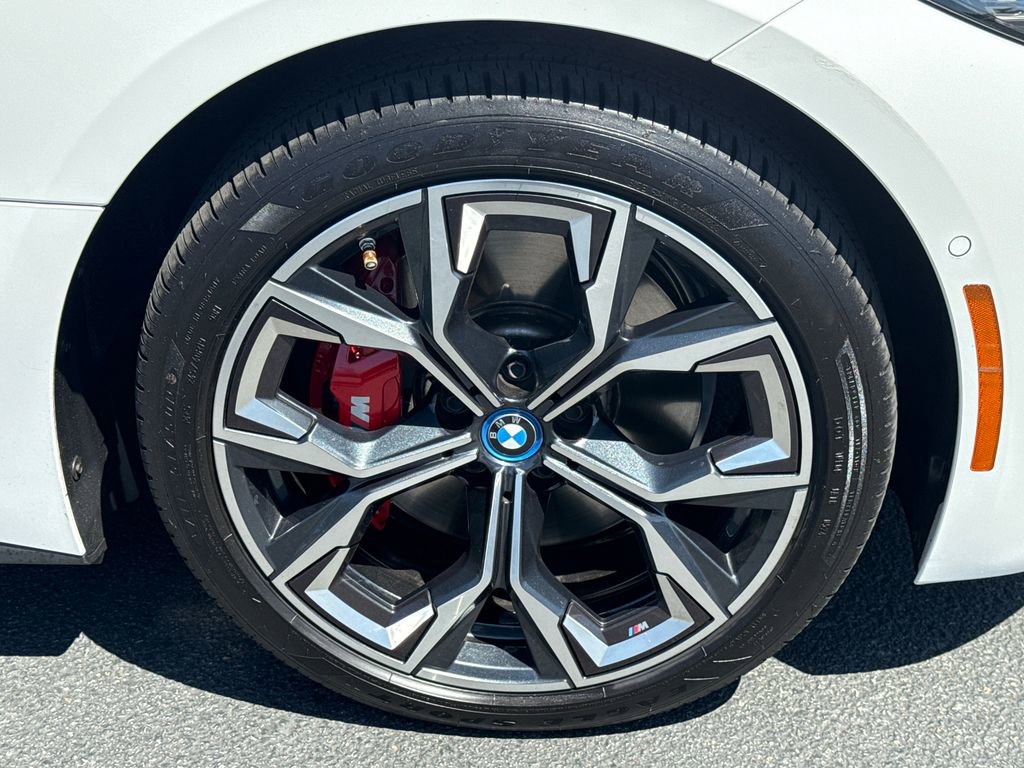 Used 2023 BMW i4 eDrive40 w/ M Sport Package image 31