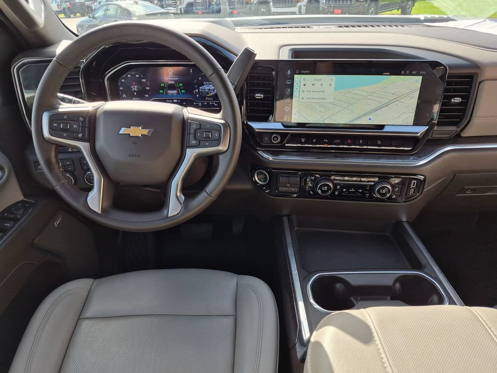 Used 2025 Chevrolet Silverado 2500 LTZ w/ LTZ Convenience Package AWD/4WD image 24