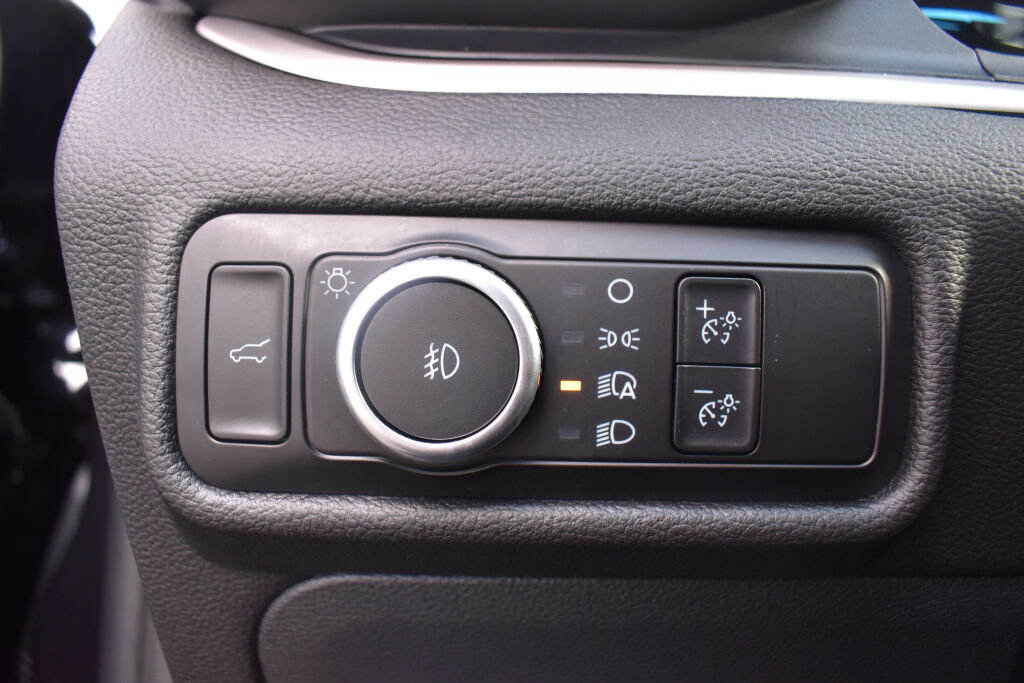 Used 2024 Ford Explorer XLT w/ Equipment Group 202A AWD/4WD image 15