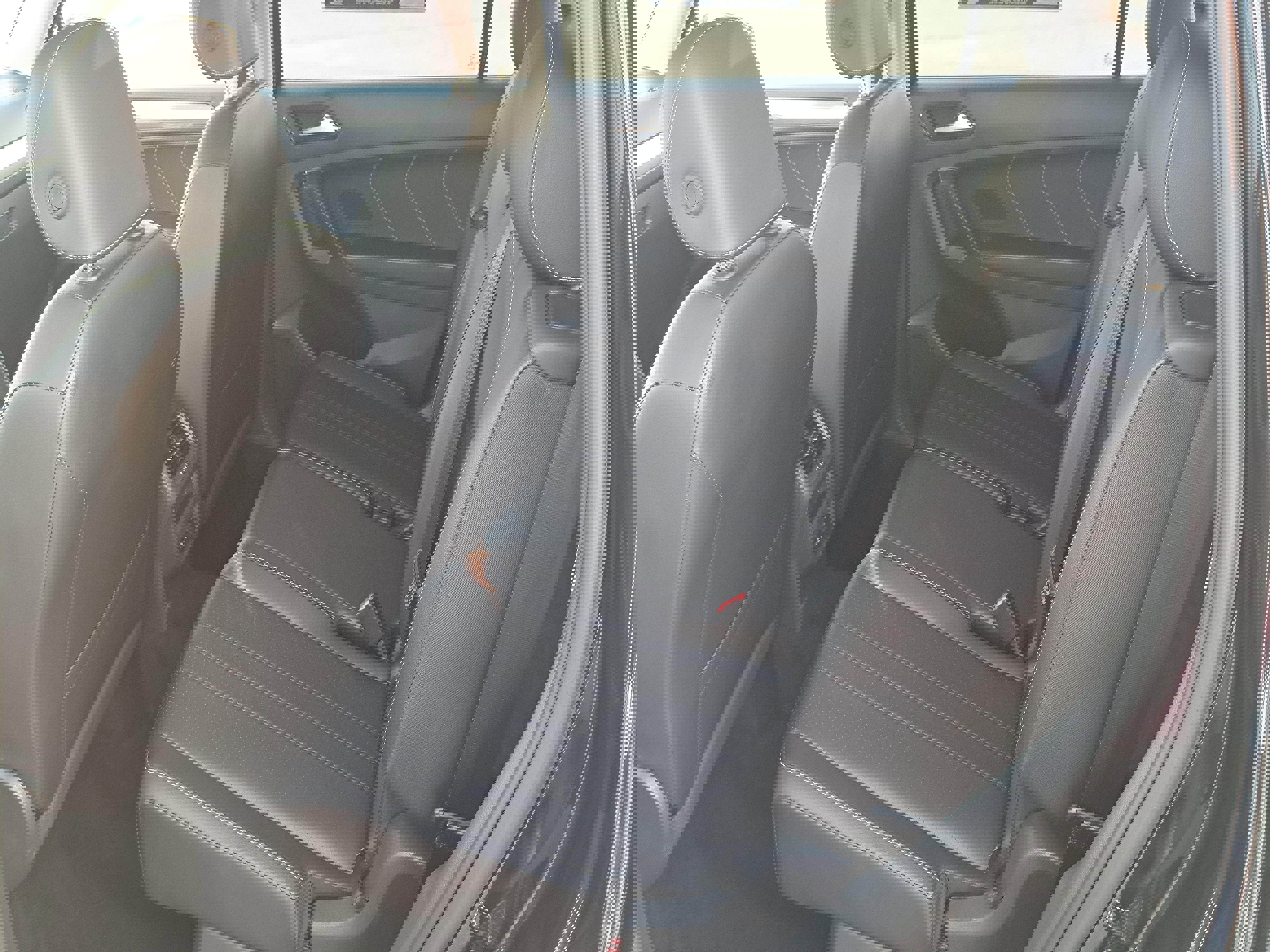 Used 2024 Volkswagen Tiguan SE image 14