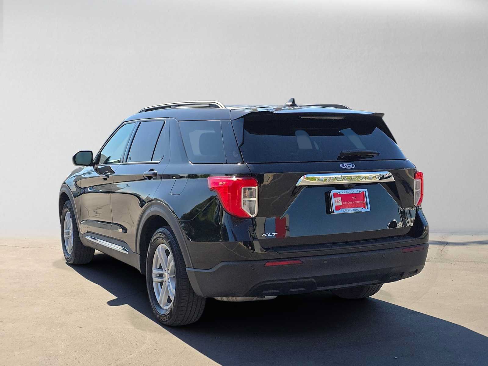Used 2023 Ford Explorer XLT RWD image 5