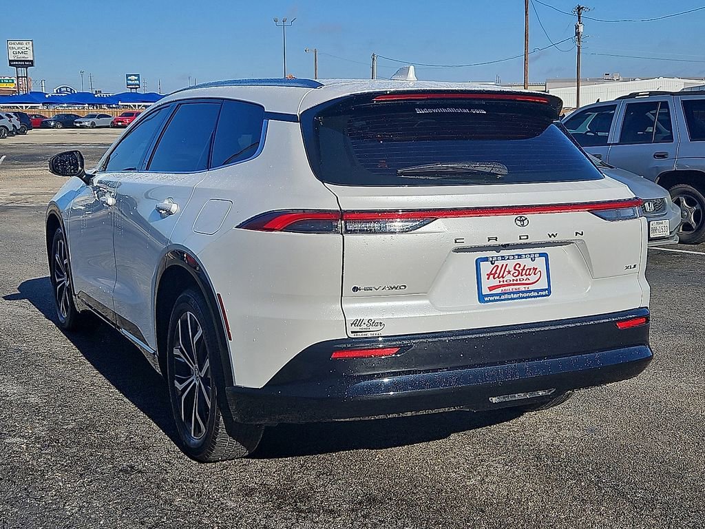 Used 2025 Toyota Crown Signia XLE image 5