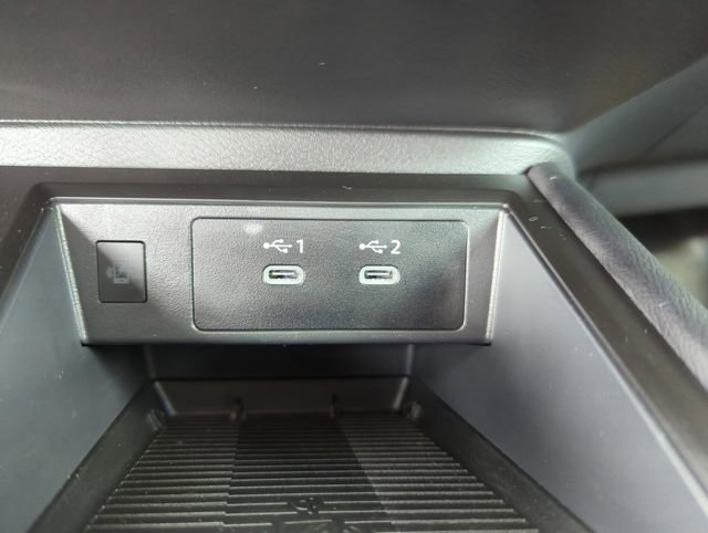 Certified 2025 Nissan Kicks SR image 35