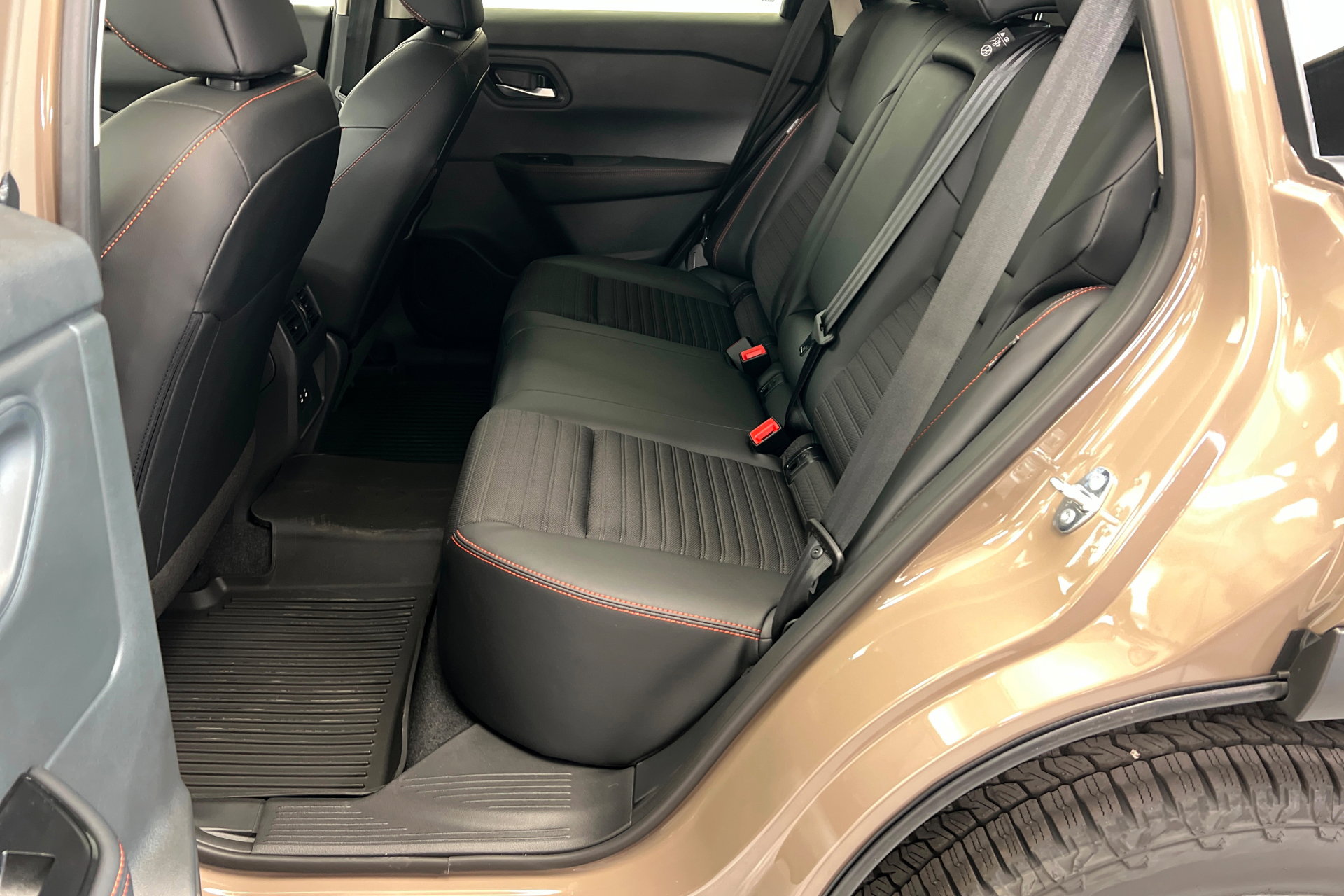 New 2026 Nissan Rogue Rock Creek image 21