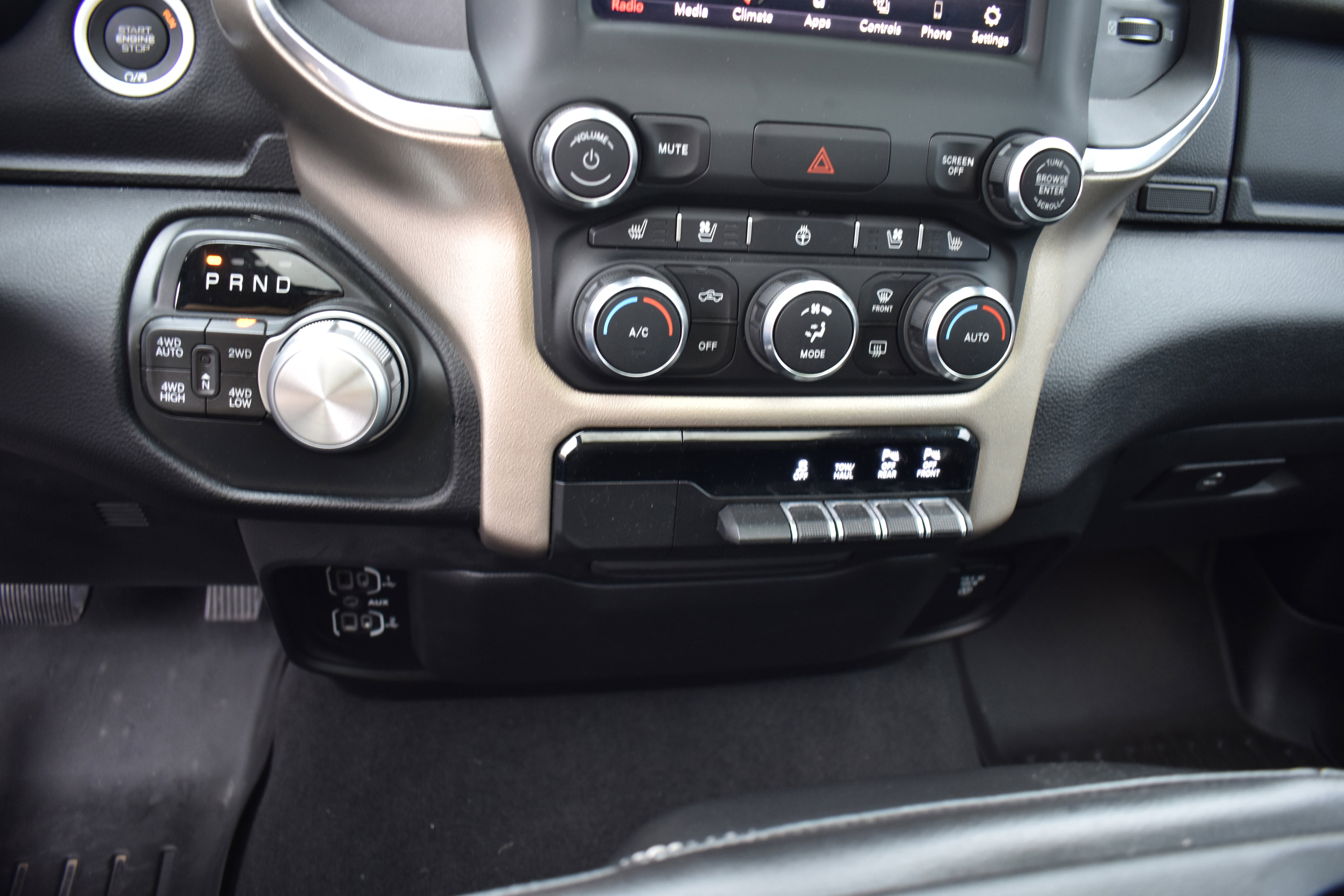 Used 2019 RAM 1500 Laramie image 19