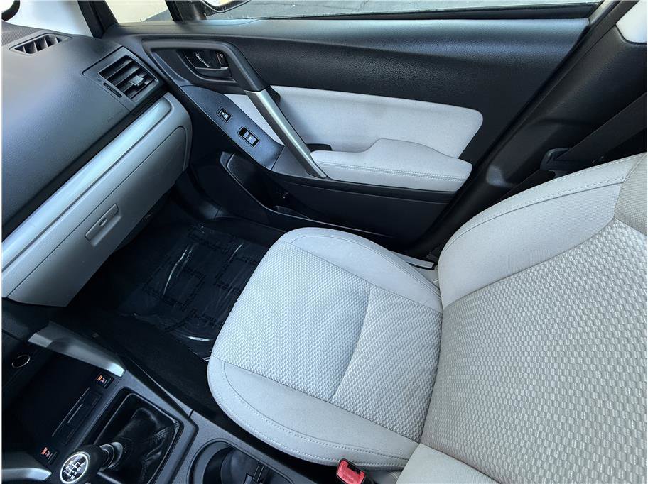 Used 2015 Subaru Forester 2.5i Premium image 16