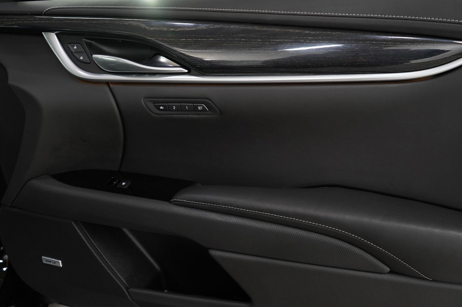 Used 2018 Cadillac XTS Vsport Platinum image 11