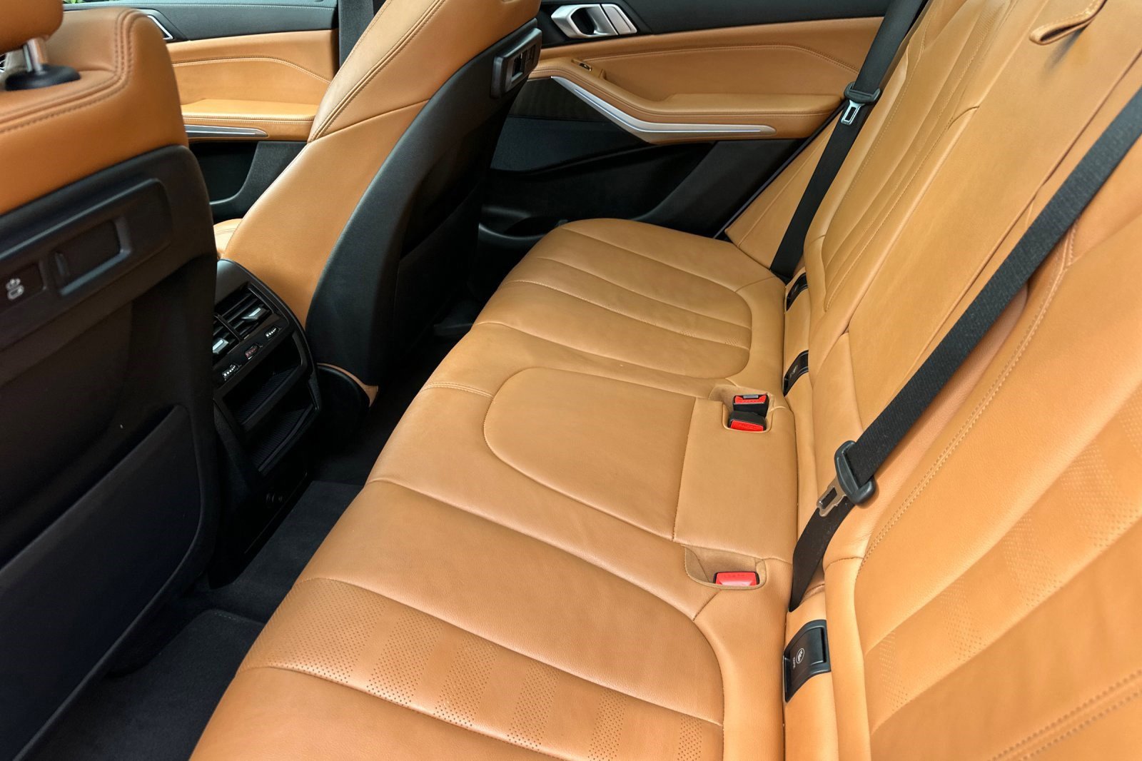 Used 2022 BMW X5 sDrive40i w/ M Sport Package RWD image 25